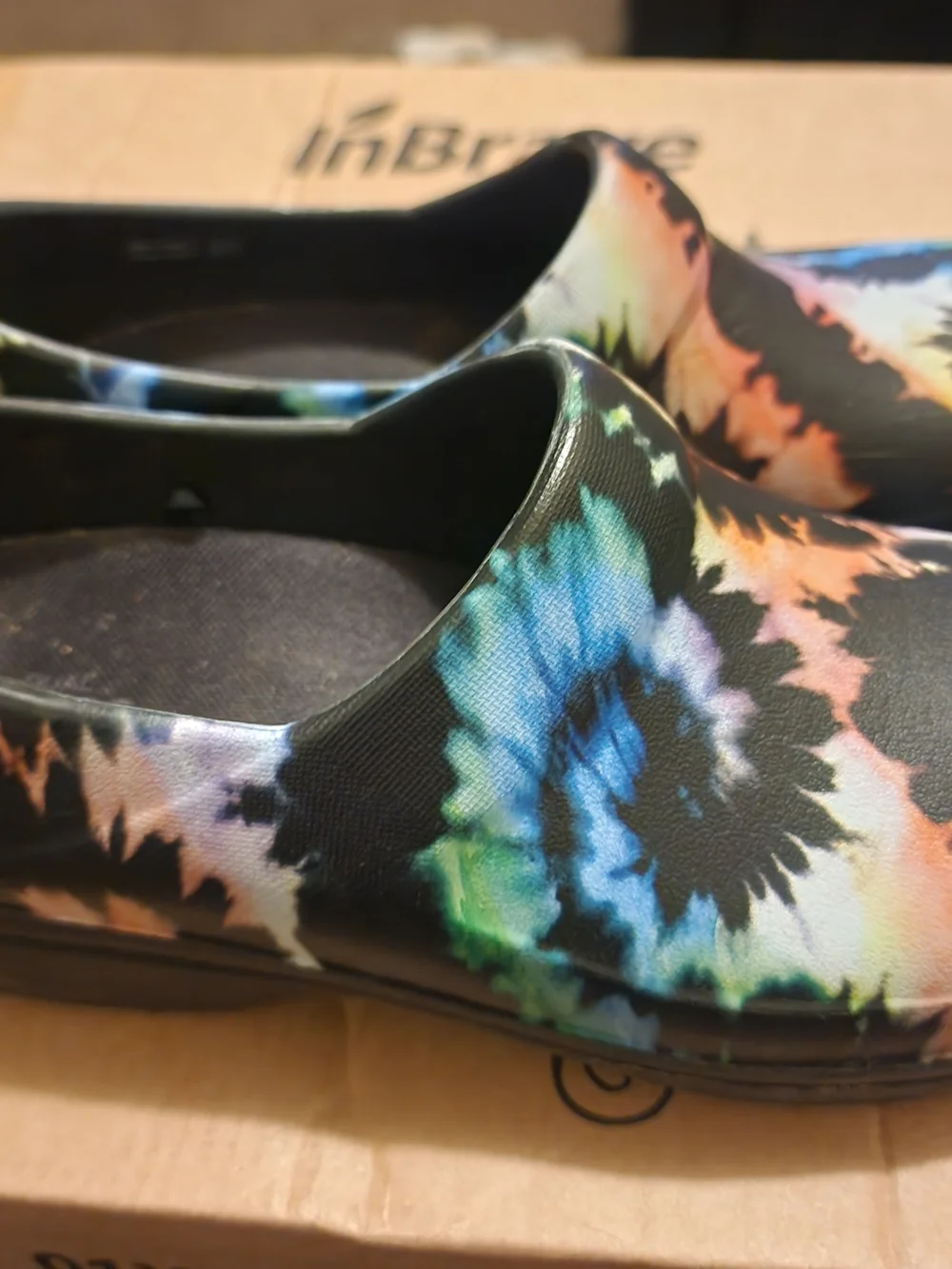 CROCS Tie-Dye Slip-On Clogs in Black with Rainbow Swirls Size7W - Picture 2 of 4